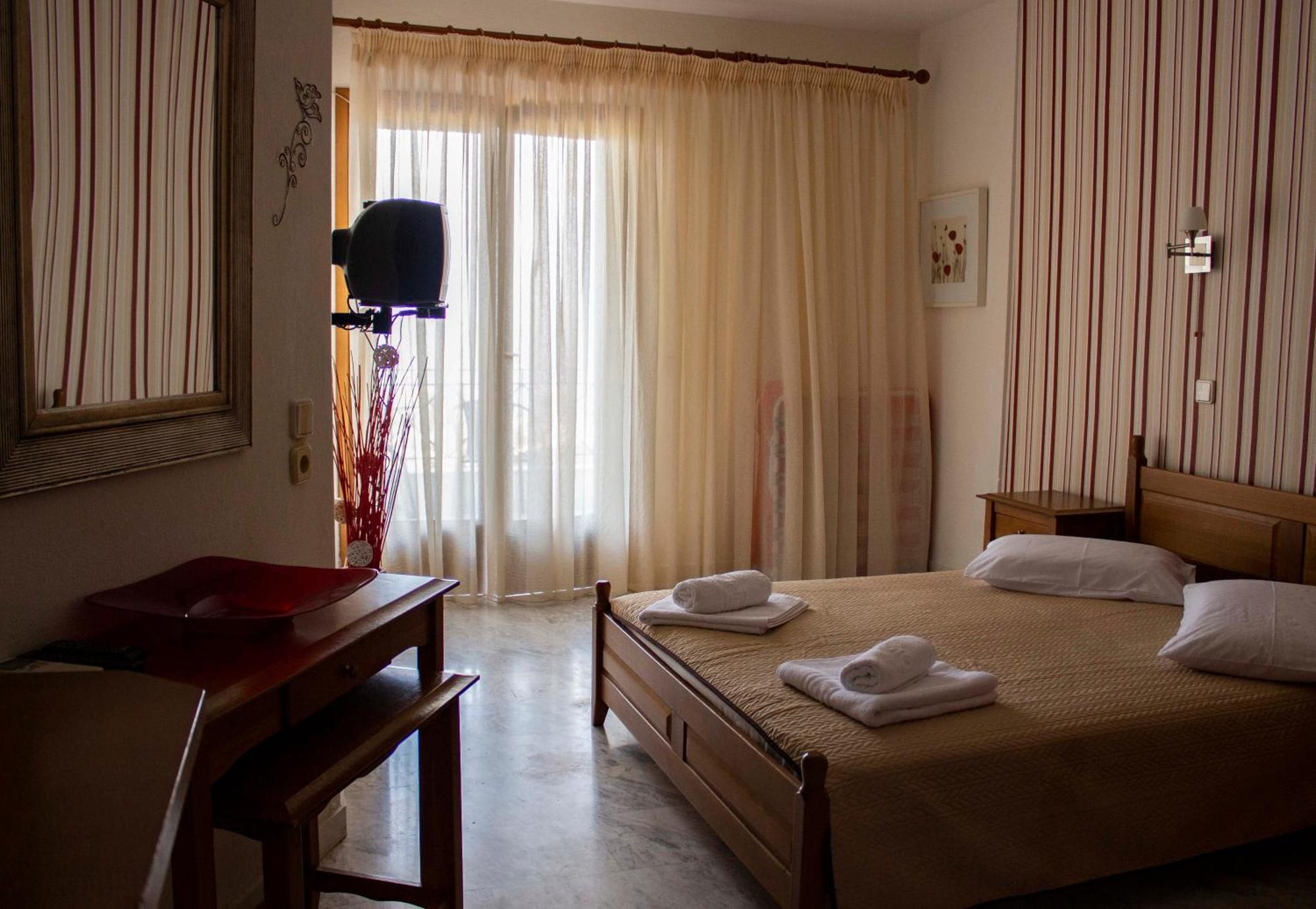 Zephyros Aparthotel Polychrono Luaran gambar