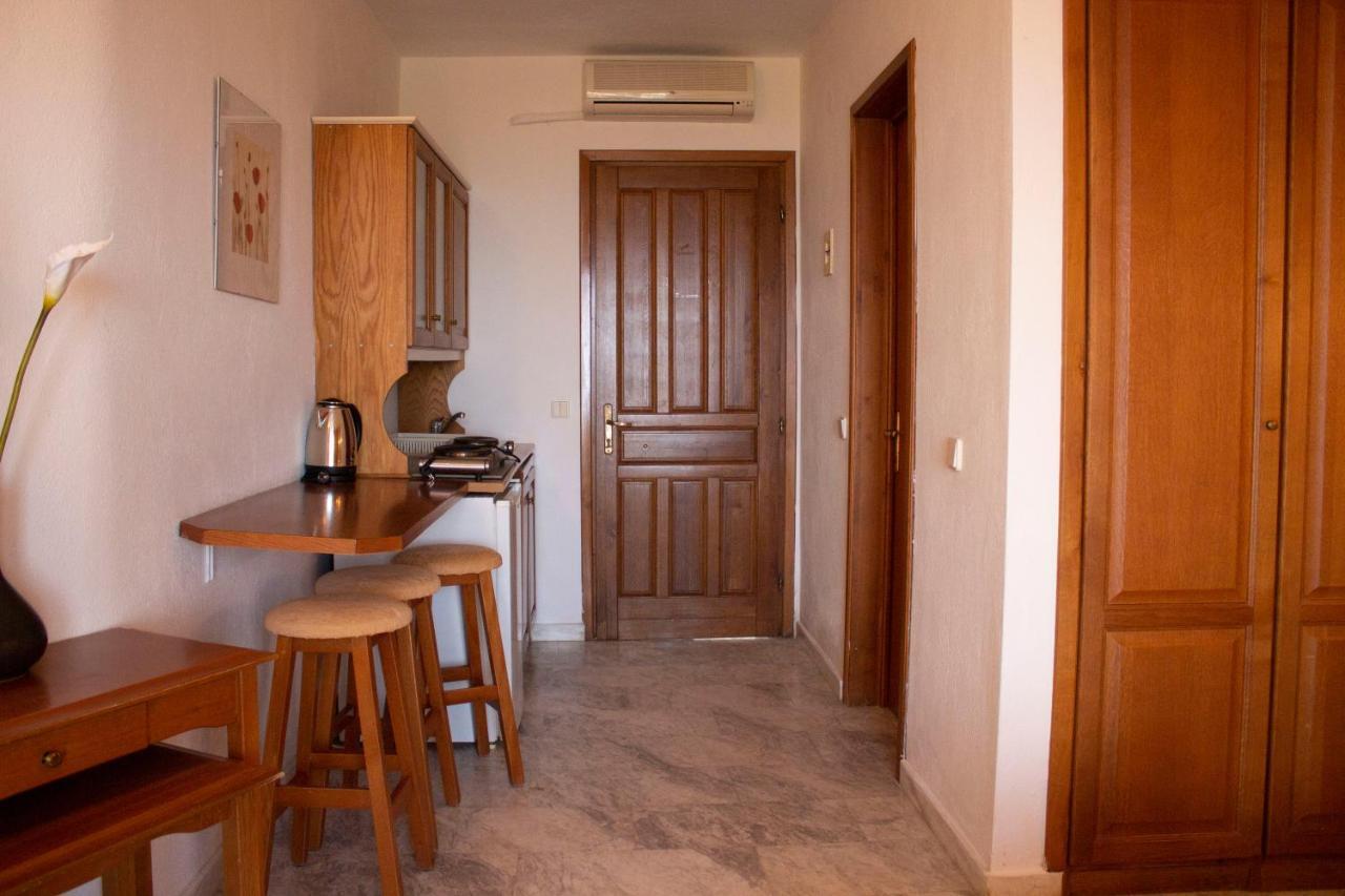 Zephyros Aparthotel Polychrono Luaran gambar